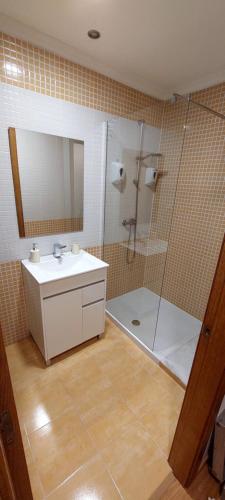 Ένα μπάνιο στο Casa Tarrazo