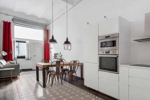 Stylish Apartment with Terrace for Couple or Family