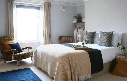 Katil atau katil-katil dalam bilik di Beautiful 6-Bed House in Lynton North Devon