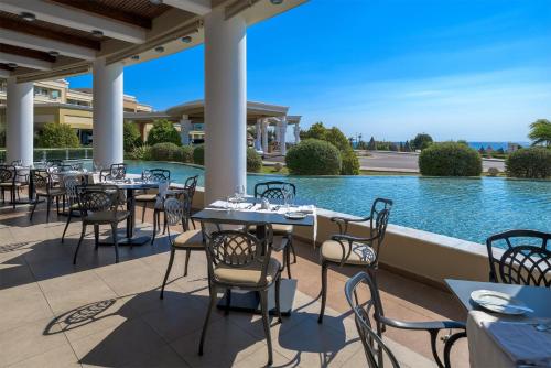 Tầm nhìn suối chảy gần resort