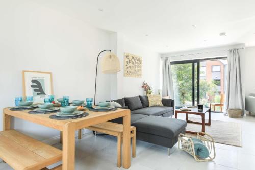 Cedar House by Whitstable Seaside