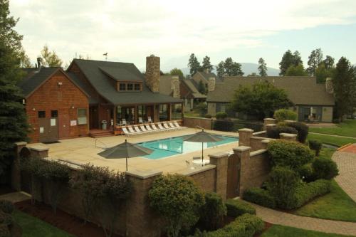 Riley`s Mountain View – Photos 4
