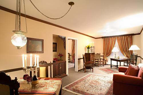 TV a/nebo společenská místnost v ubytování Hotel Dann Monasterio