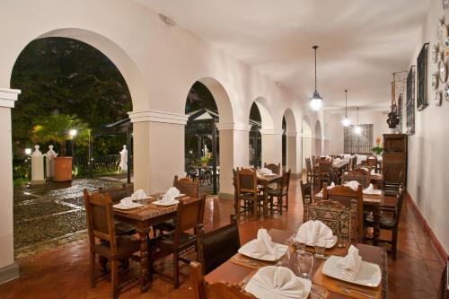 Restaurace v ubytování Hotel Dann Monasterio