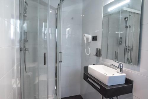 Koupelna v ubytování DAOS Suites & Terrace Marbella