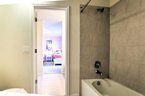 New Upscale 8BR Kissimmee Retreat with Private Pool, Spa & Resort Amenities - 7 Mi to Disney! photo 34