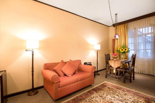 Posezení v ubytování Hotel Dann Monasterio
