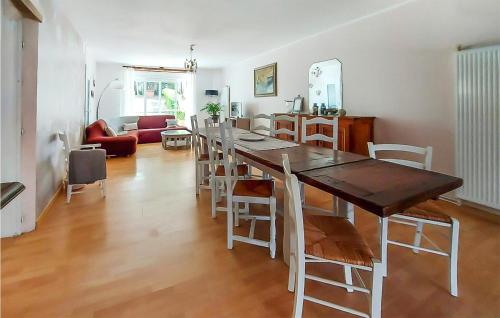 Χώρος καθιστικού στο 3 Bedroom Gorgeous Home In Germont