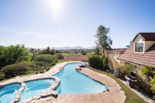 5 Acre Estate/Wine country/ 10beds/SPA / Airtrip