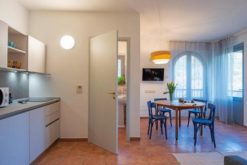 Η κουζίνα ή μικρή κουζίνα στο PianPieve Nature & Relax apartments