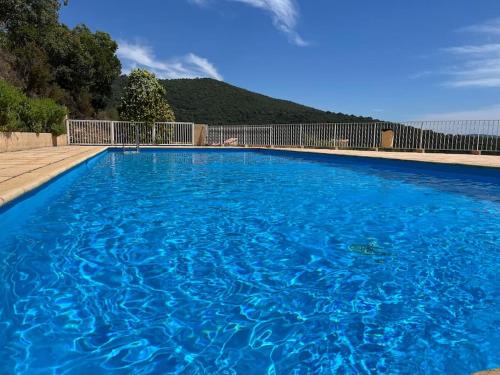 Fotografia z galérie ubytovania Appartement avec vue panoramique v destinácii Cavalaire-sur-Mer