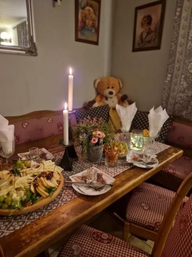 ゲストハウスの敷地内または近くでの食事または食べ物