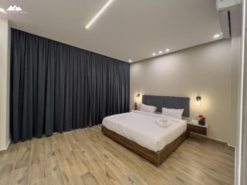 Ένα ή περισσότερα κρεβάτια σε δωμάτιο στο Sofia Pyramids Hotel