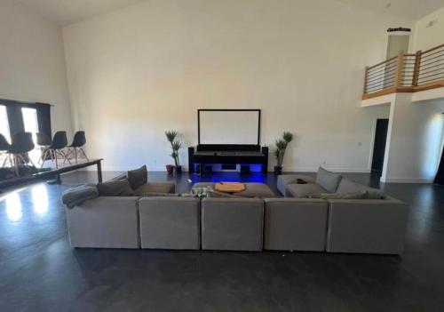 4 Bedroom House – Photos 3