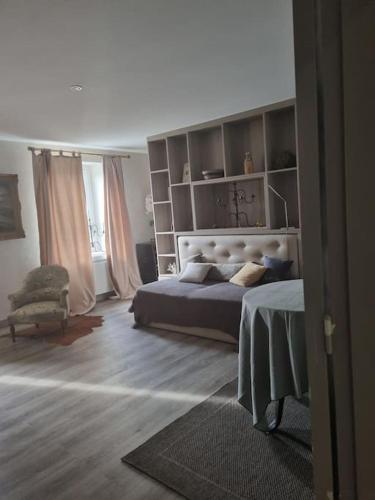 Posedenie v ubytovaní L'Ourse, Epinal,très bel appartement quartier Port