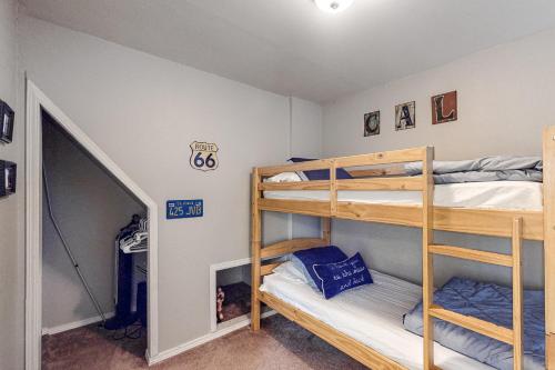 a bunk bed room with two bunk beds at The Perfect Sandpoint Rental in Sandpoint
