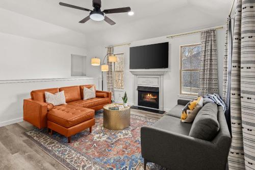 Boho Modern Townhome with POOL – Photos 2
