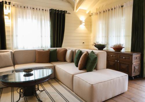 Posezení v ubytování Designer Villa Voskopoje