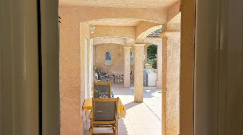Villa for 9 people 15 mins walk from the beaches and the center of Ste Maxime