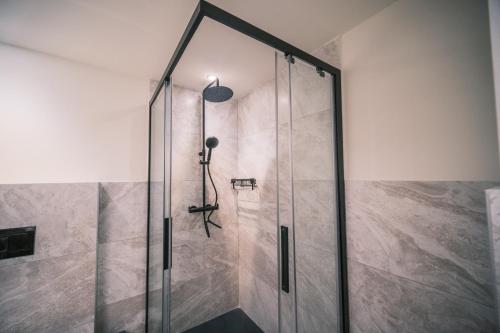 Salle de bains dans l'établissement Loft Zodiak -Centre Ville , 5 Chambres+ Vue