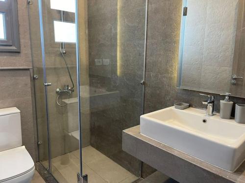Kép 2 bedroom with a private heated pool in Sholan2 szállásáról Gurdakában a galériában