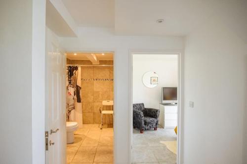 Fotografie z fotogalerie ubytování Blackberry Annex. Detached cottage. Rural location v destinaci West Chiltington