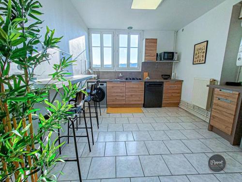 Zdjęcie z galerii obiektu Appartement calme lumineux proche gare 3 chambres w mieście Angoulême