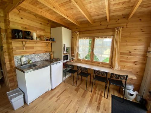 Kuchyň nebo kuchyňský kout v ubytování Chalet des coteaux