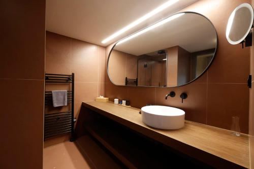 Bilik mandi di Amantes Villas and Suites