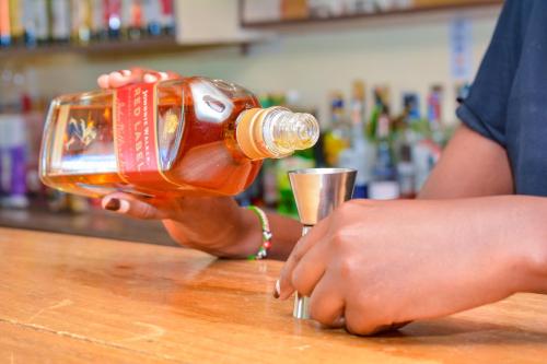 Bebidas en Omega Gardens Hotel
