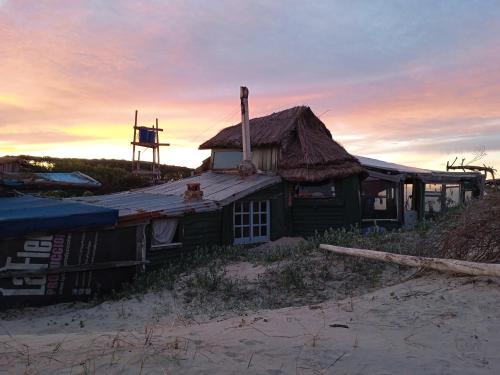 Východ nebo západ slunce při pohledu z luxury tent nebo okolí