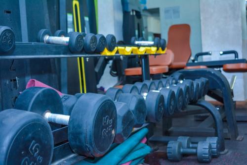 Gimnasio o instalaciones de fitness de Omega Gardens Hotel