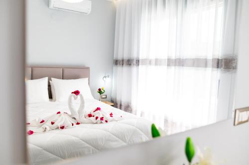 Postel nebo postele na pokoji v ubytování Sebastian Luxury Homes