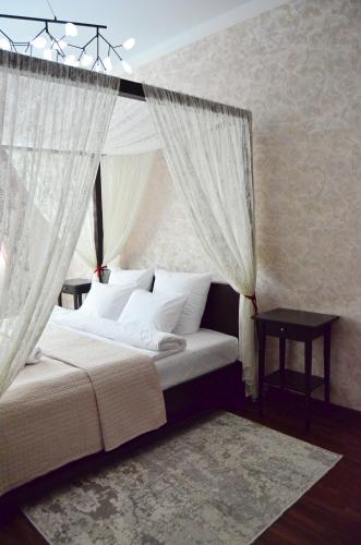 Кровать или кровати в номере Golden Park Hotel