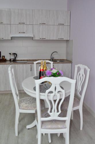 Кухня или мини-кухня в Golden Park Hotel
