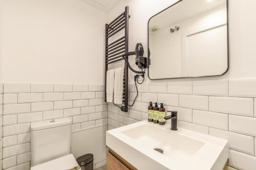 Bathroom sa Magnifico Apartamento en Lavapies