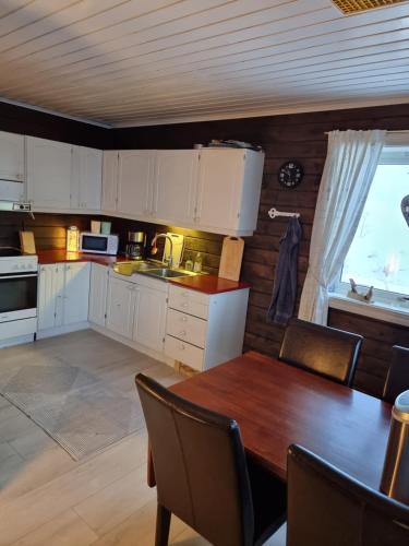 Dapur atau dapur kecil di Costa del Dyrsfjorden