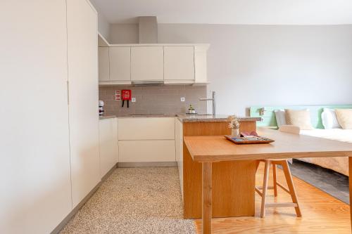 Η κουζίνα ή μικρή κουζίνα στο Oporto Trendy Formosa