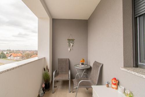 Flexible SelfCheckIns 42 - Zagreb - Luxury - Garage Parking - Loggia - Brand New