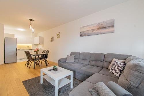 Flexible SelfCheckIns 42 - Zagreb - Luxury - Garage Parking - Loggia - Brand New