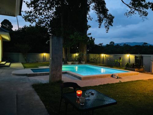 Πισίνα στο ή κοντά στο Khanom Garden Suite