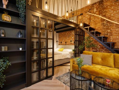 Joseph Studio Apartment by Irundo