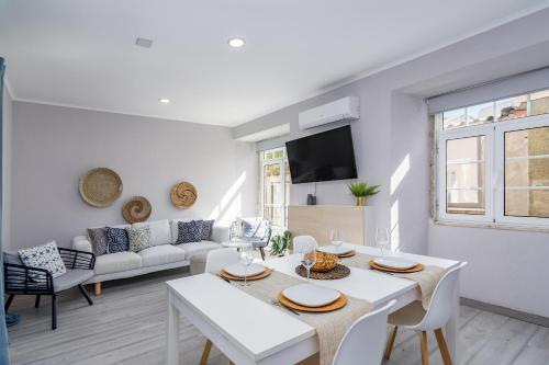 Setubal Downtown Blue II - Terrace, By Home Match