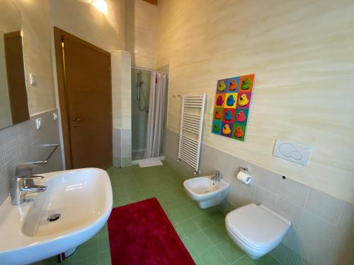 Un baño de L'Isolo b&b e case vacanza