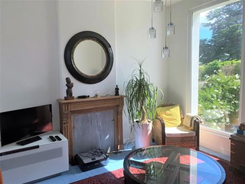 Fotografia z galérie ubytovania Maison avec WIFI, jardin, au centre ville de PERROS-GUIREC Réf - 933 v destinácii Perros-Guirec