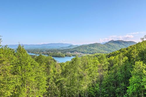 Gallery image of Hiawassee Getaway with Deck, Mountain and Lake Views! in Hiawassee