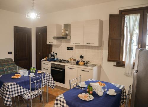 Η κουζίνα ή μικρή κουζίνα στο B&B Villa Barbarossa