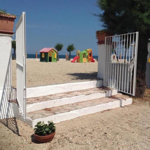 Trilocale fronte mare con parcheggio