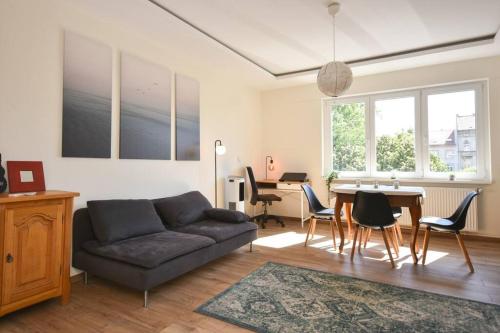 Posedenie v ubytovaní Renovated Stylish Flat at the Castle&Metro