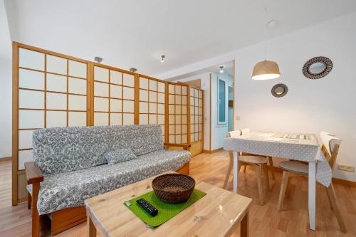 Posezení v ubytování Hauzify I Apartament Torremar